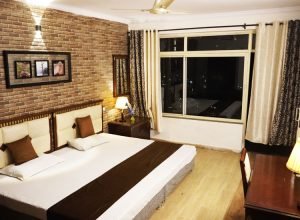 lake view room